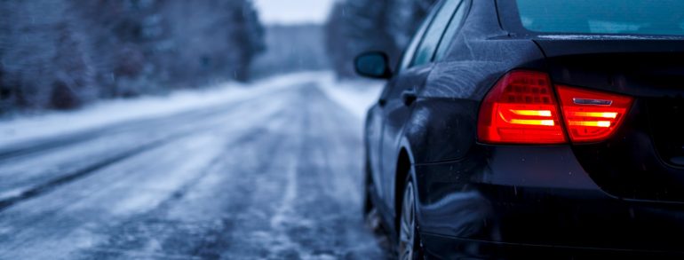 Cómo conducir sobre nieve o hielo