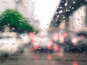 consejos para conducir con lluvia